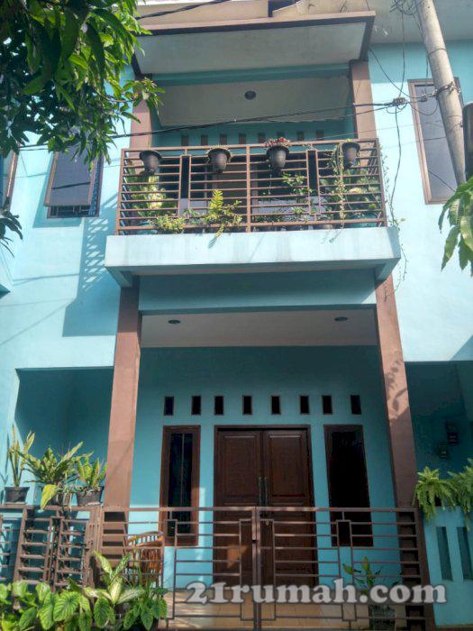 Jual Rumah 2 Lantai - Lokasi Strategis