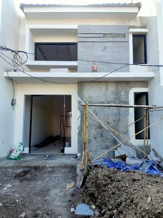 Rumah Mewah Desaign Modern Dalam Perumahan G. Anyar Emas