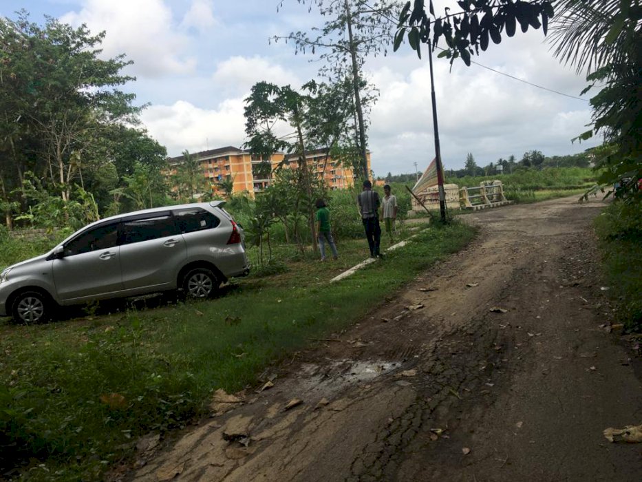 Tanah Kulon Progo, Dekat YIA