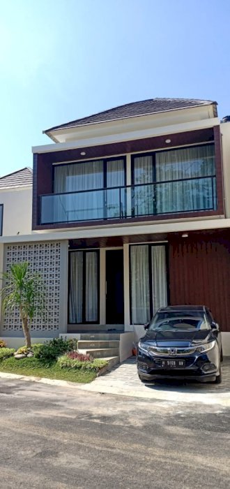 Rumah Bagus dengan Pemandangan Gunung Ungaran Akses Mudah 10 Menit Tol