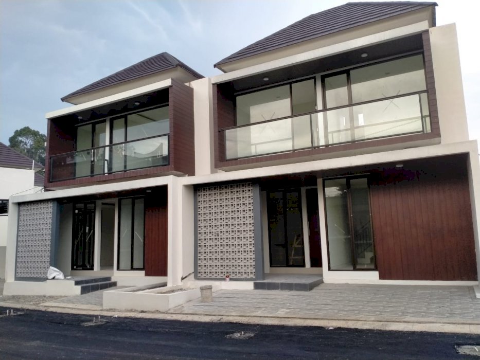 Rumah 2 Lantai di Kota Semarang
