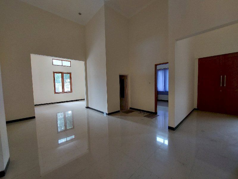 Rumah 2lantai di Taman Sulfat Malang
