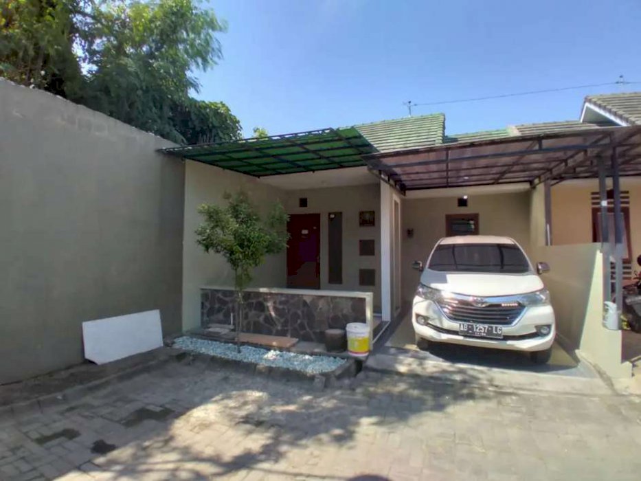 Rumah Murah Siap Huni dikawasan Gentan posisi hook