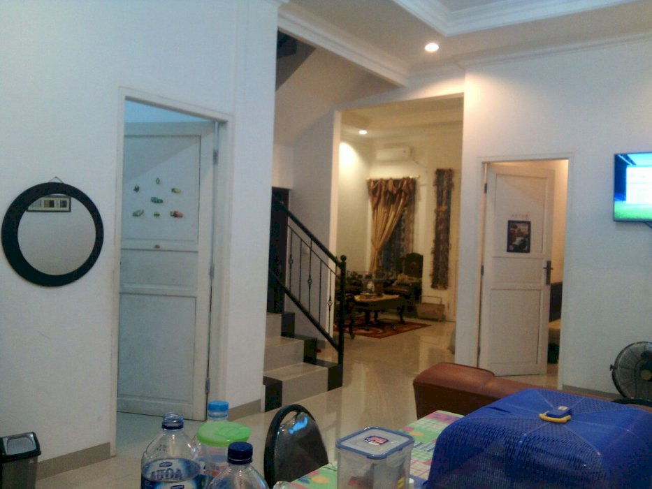  Rumah cantik2LT dekat mall dn kawasan kuliner hertasning baru