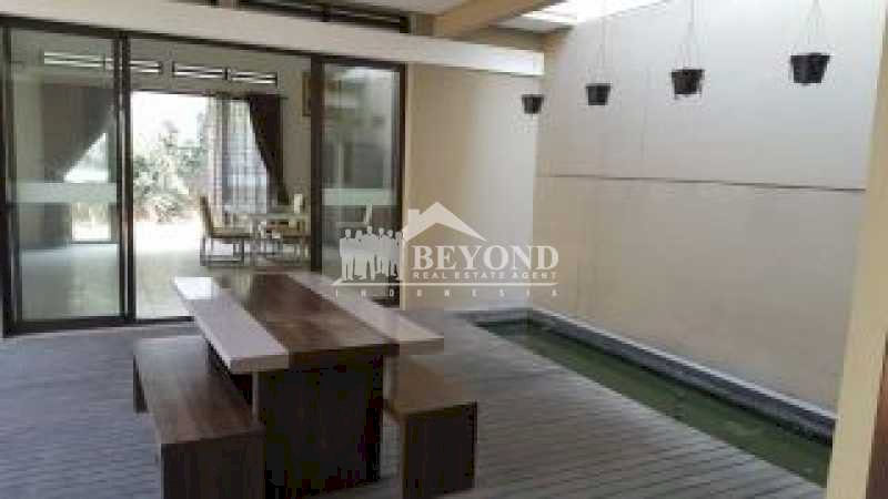 AJAKIN  KELUARGA YUK SURVEY RUMAH VIRAL YANG DI KOTA BARU PARAHYANGAN, BANDUNG