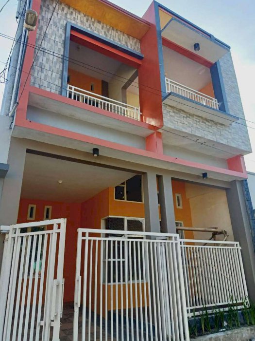 Dijual Rumah Lantai 2 Bangunan Bagus area Tegal Besar Jember