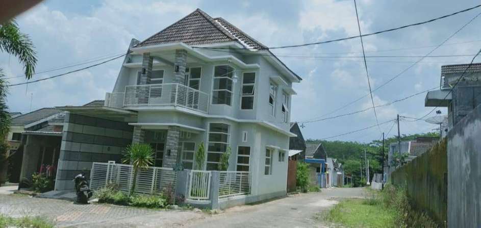 DIJUAL RUMAH MEWAH 2 LANTAI DI TEGAL BESAR