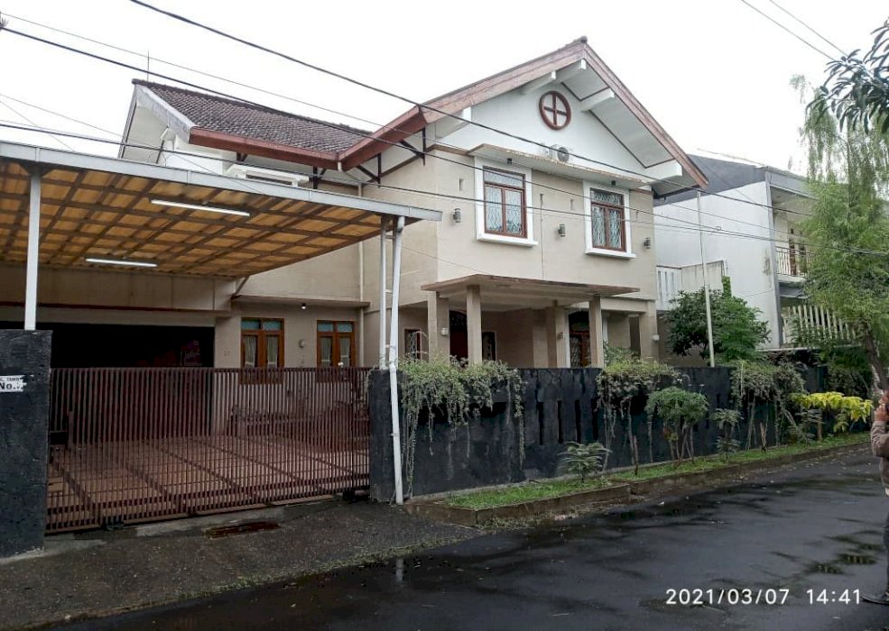 Rumah Mewah Siap Huni di Turangga Buah Batu Kota Bandung
