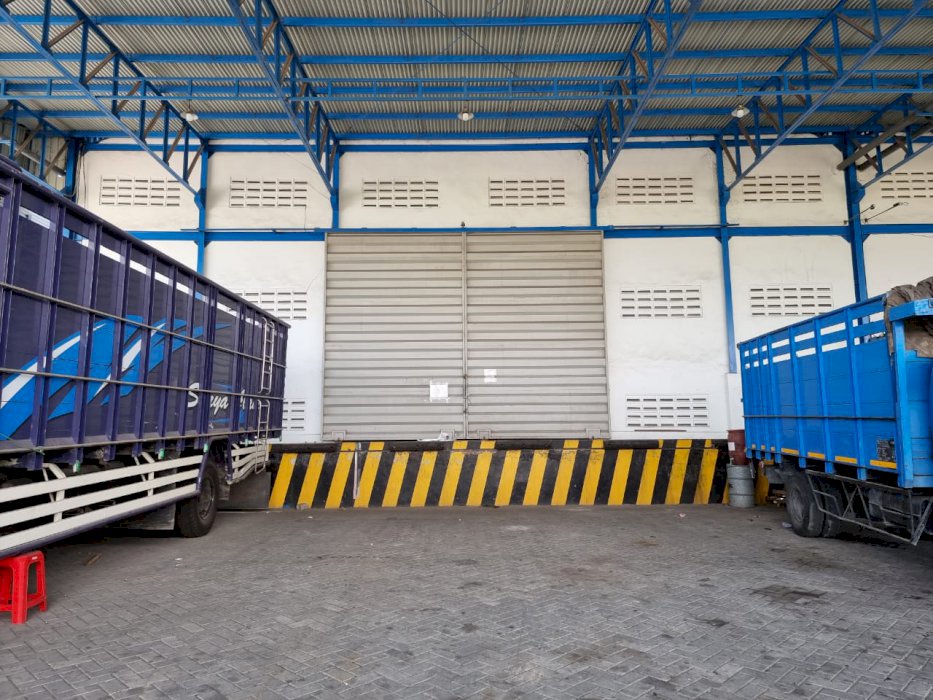 Margomulyo Permai - Gudang Premium Ada Loading Dock, Peredam Panas