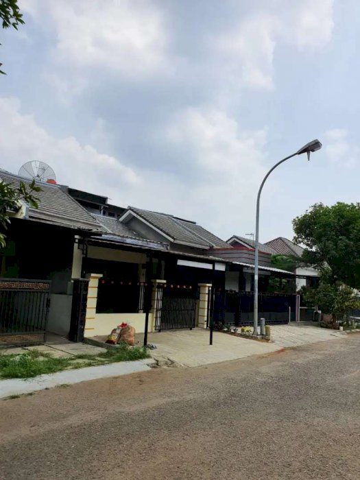 Di jual Cash Metland Transyogi Dkt mm luas 90mtr, 2 lantai SHM 660jta