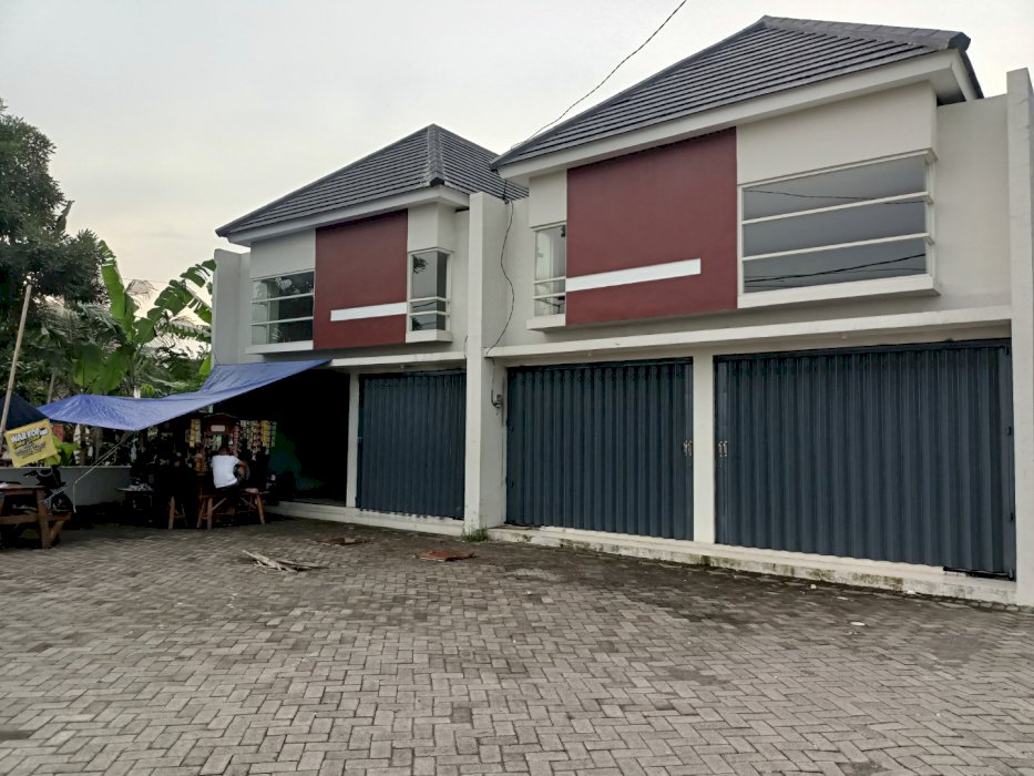 Dijual rumah usaha dekat bandara Juanda