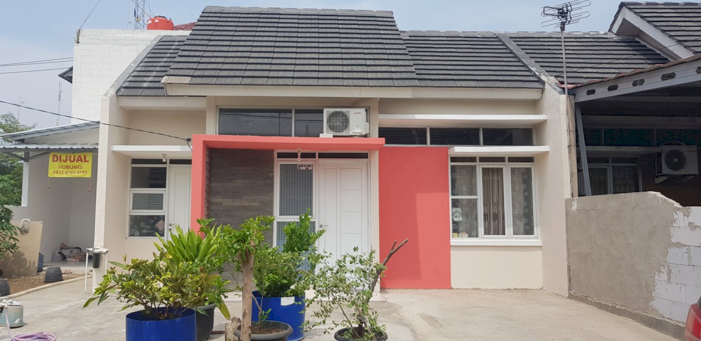 Di Jual Rumah Hook Samping Taman