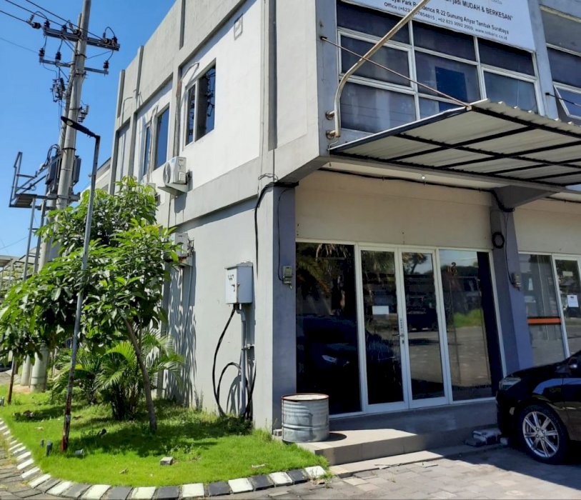 BU ruko hook 2 lantai baru renov dan semi furnished the royal park residence,