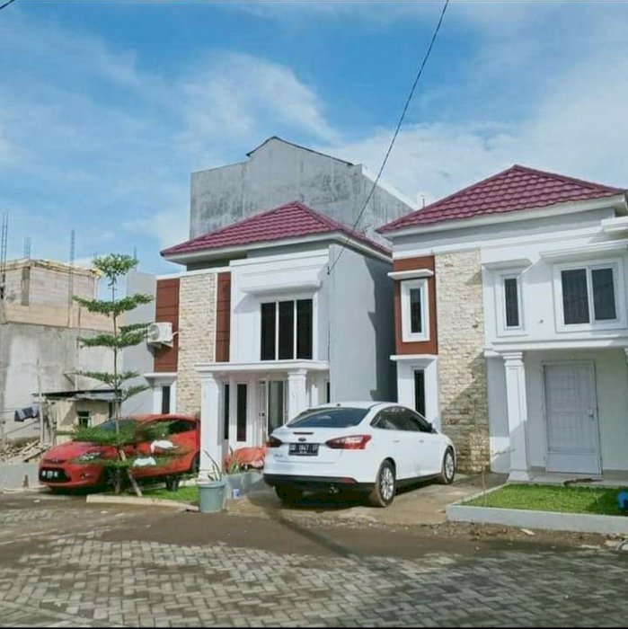 RUMAH  SECON SIAP HUNI DI GRAND MALONA  JL PERINTIS KEMERDEKAAN KM .3