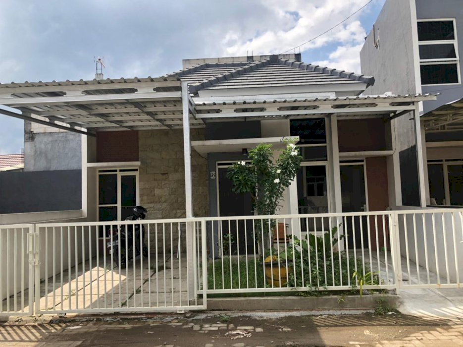 Rumah Second Dekat Kampus UB Polinema RRI Suhat Arumba