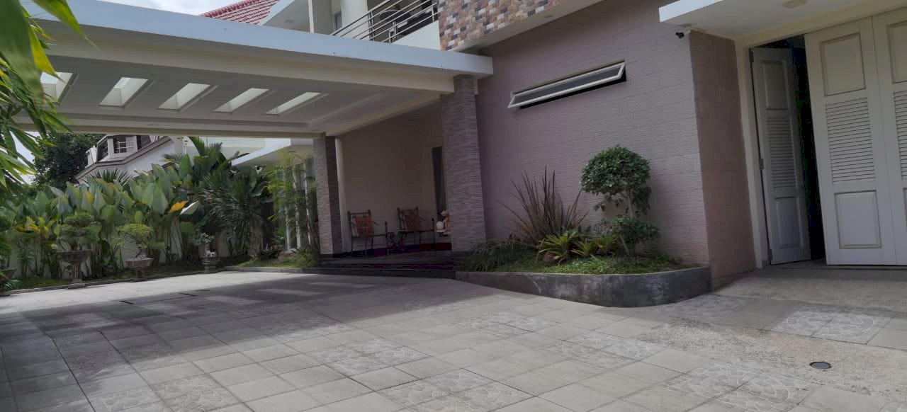 Rumah Mewah Siap Huni dekat akses mana saja di SURABAYA Barat