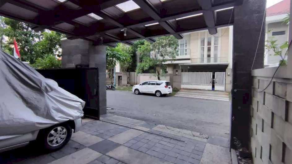 Langka!! Rumah Dijual di Graha Family blok L