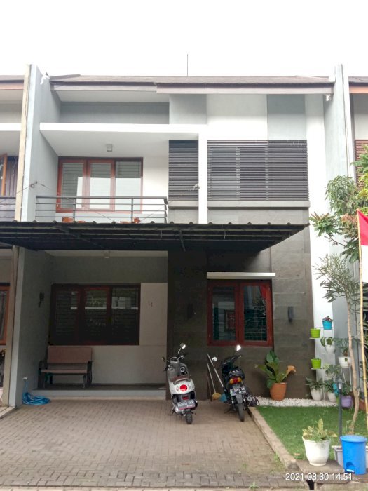 Rumah Cantik Desain Modern Minimalis Setra Duta Semi Furnished
