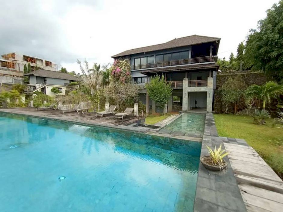 For Sale Villa 4 BR Full View dkt Pantai Jimbaran Bali