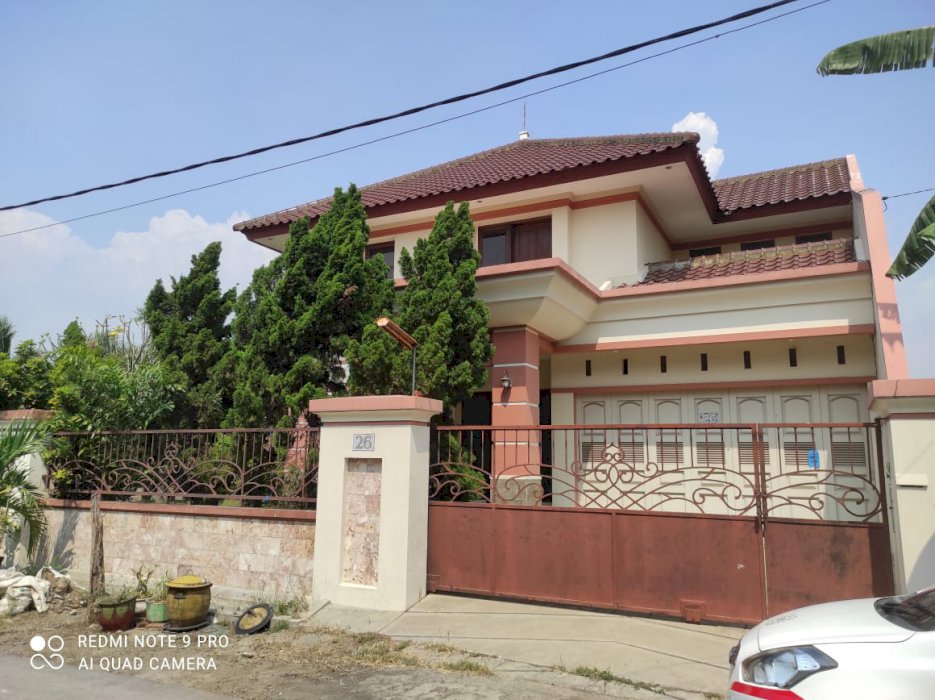 Rumah Nyaman dan Bagus tengah kota ada pohon mangga dll. Kota Pasuruan