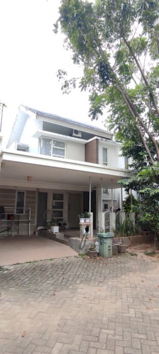 Hunian  Dalam Lingkungan Asri  Dengan Fasilitas perumahan Lengkap