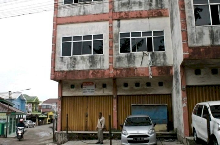 Dijual cepat Ruko 3 lantai Di dekat Terminal Sako Perumnas Posisi Hook