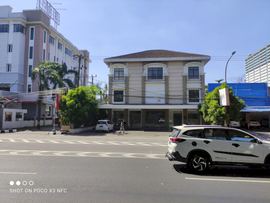 Gedung Di Poros Pettarani Makassar Dekat Panakukang Dan Tol Layang
