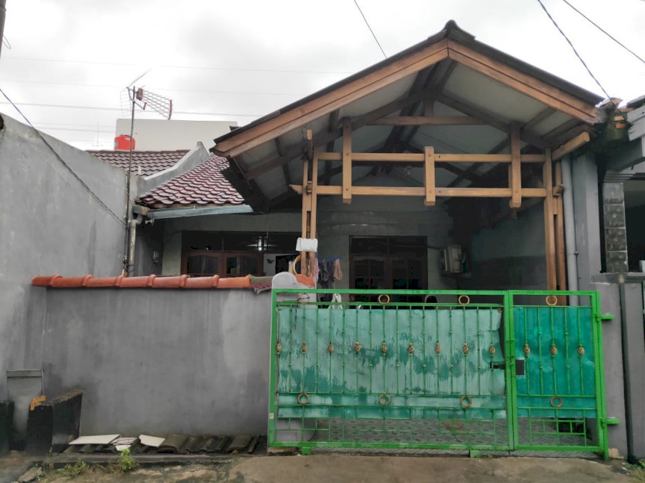 Rumah nyaman di Perum Mutiara Gading  1