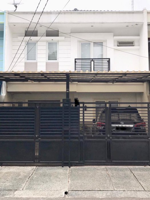 Dijual Rumah Taman Ratu, Furnished, Kb.Jeruk, Jakarta-R-0369