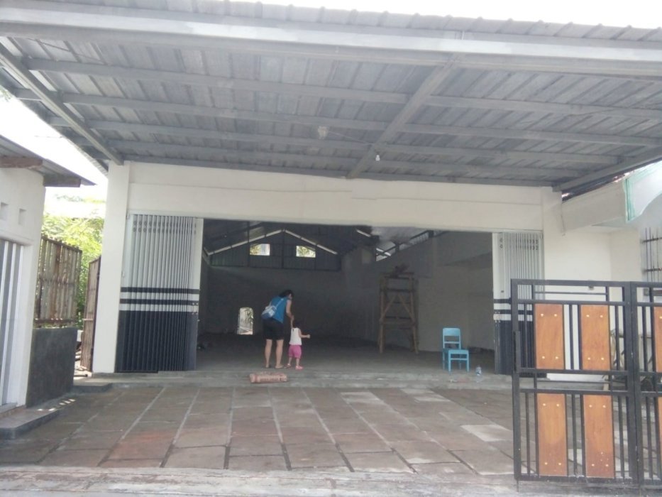 Disewakan Gudang Luas & Strategis