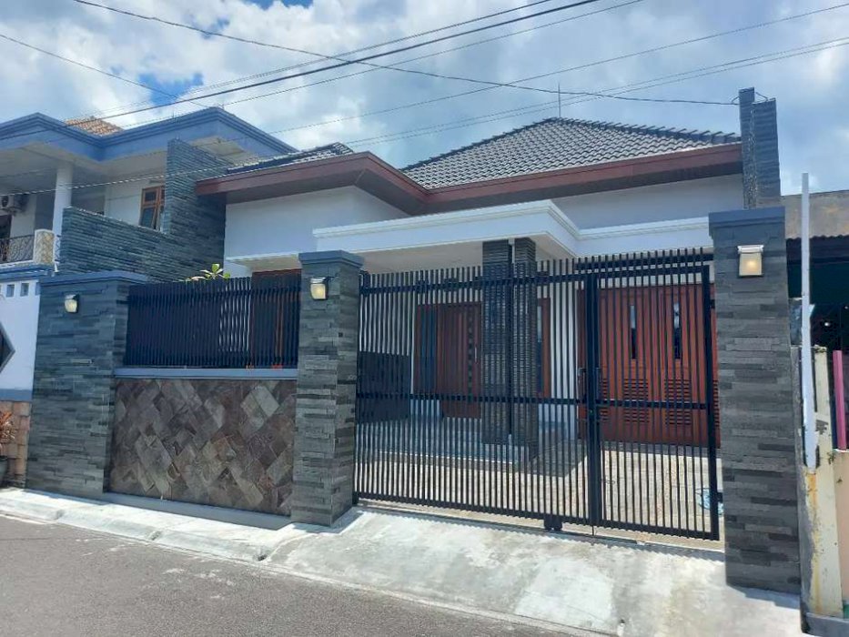 Rumah baru bagus dijual solo sumber manahan banjarsari 1.9 M