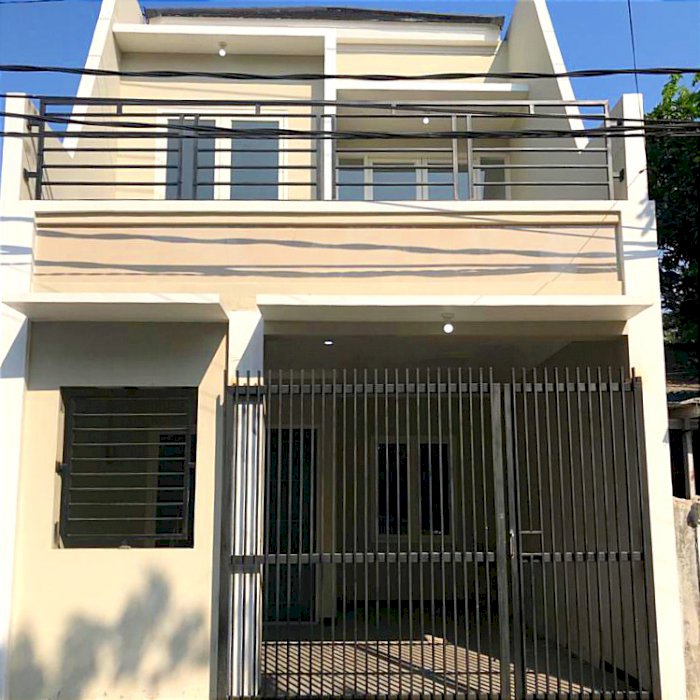 Di jual cepat rumah siap huni rungkut asri 2 lantai