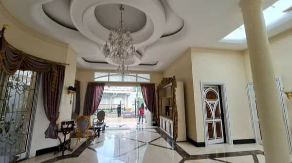 Di jual rumah siap huni 2 lantai