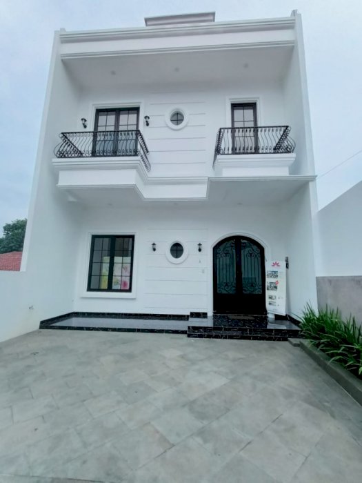 Rumah clasik modern 2 lantai akses strategis Depok
