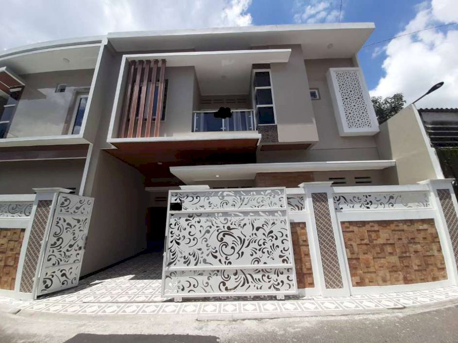 Rumah Murah 2 Lantai Konsep Mewah di Kota Solo Nilai investasi Tinggi