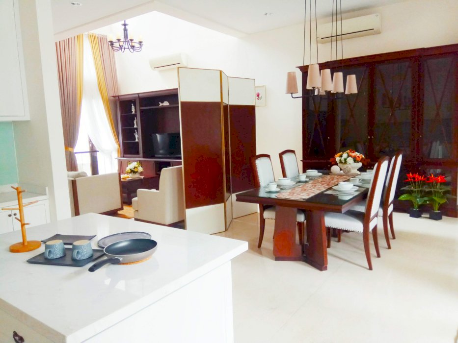 Dijual Rumah Mewah 4 Lantai ROYALTON RESIDENCE Kemayoran Jakarta Pusat