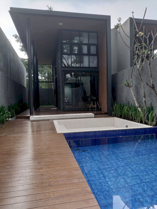 Villa Compact  Suasana Alam Riverside Kota Malang