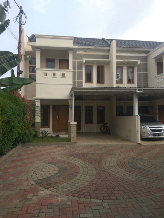 Dipasarkan Rumah Megah Siap Huni