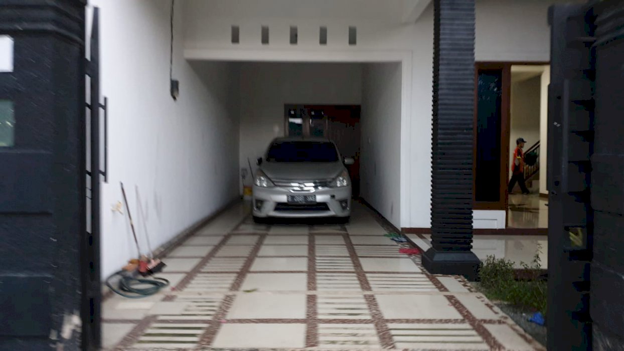 DI JUAL RUMAH CANTIK, CIPUTAT BINTARO TANGERANG SELATAN