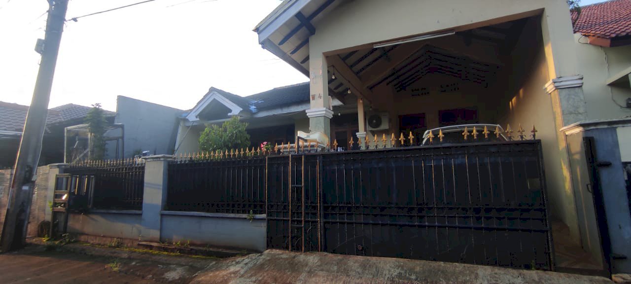 Rumah Asri Dengan Konsep Industrial Dan Klasik