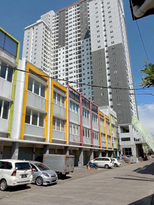 Ruko M Square 3 lantai siap huni