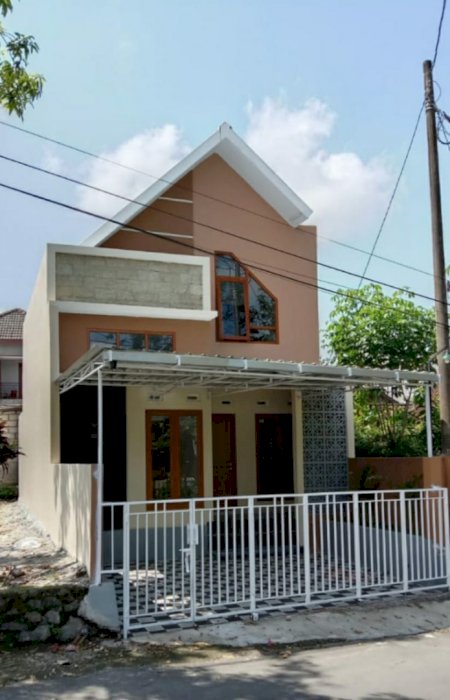 Dijual Rumah Baru 2 lt Lokasi Jl Kaliurang km 13