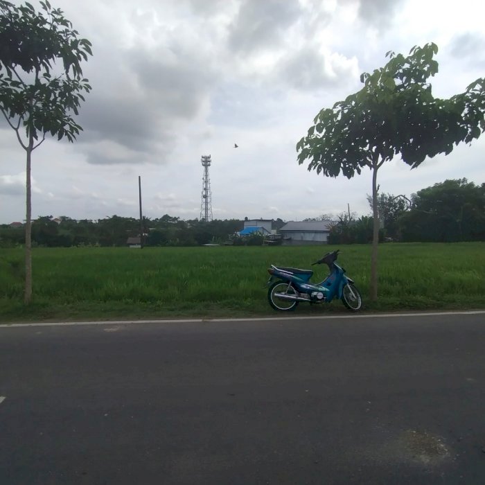 Dikontrakkan tanah jln utama Padang linjong cocok untuk restoran .