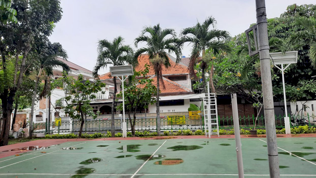 DI JUAL RUMAH HOEK DI TEBET JAKARTA SELATAN