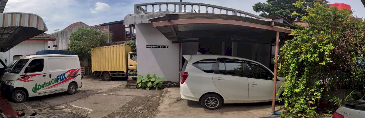 DI JUAL RUMAH CANTIK STRATEGIS DI SEMARANG