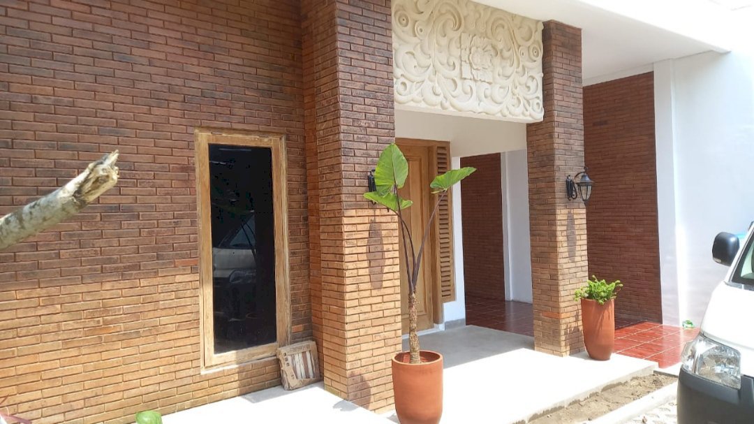 Di jual Rumah Baru dalam perum. Area Jl. Laks. Adisucipto dekat AMPLAZ