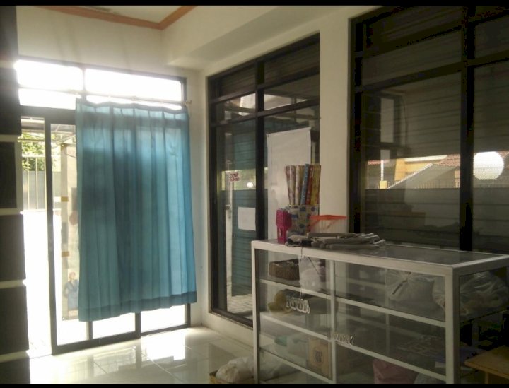 Rumah + toko siap huni