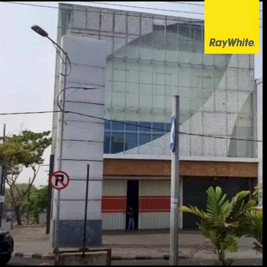 Dijual Cepat Ruko 3 Lantai Siap Pakai Lokasi di Jl. Arif Rahman Hakim