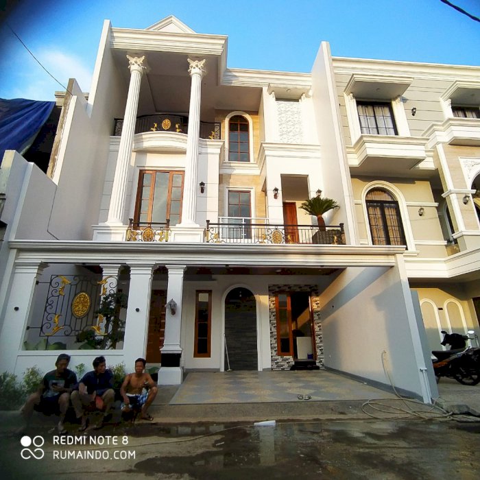 Rumah Mewah Bangunan Baru di Kebagusan Jakarta Selatan