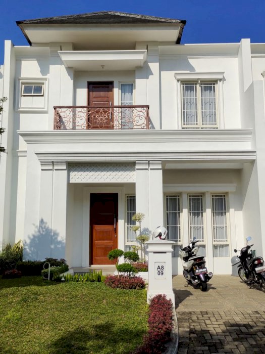 Rumah 2 lantai siap huni